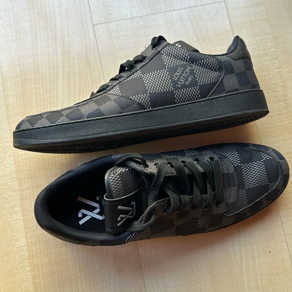 Louis Vuitton Men Sneakers